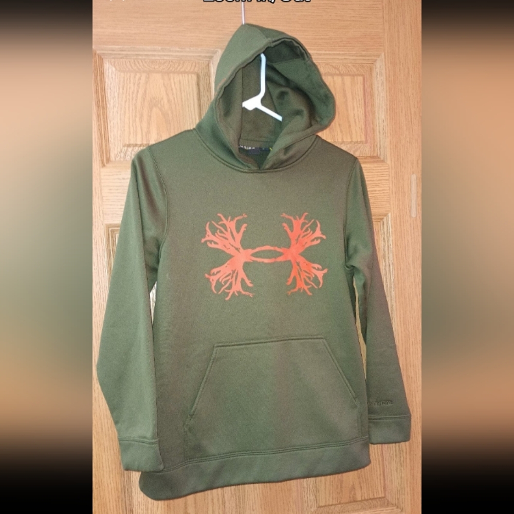 Youth large Under Armour hoodie